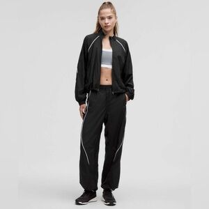 Lulu Lemon License to Train Mid-Rise Lightweight Jogger